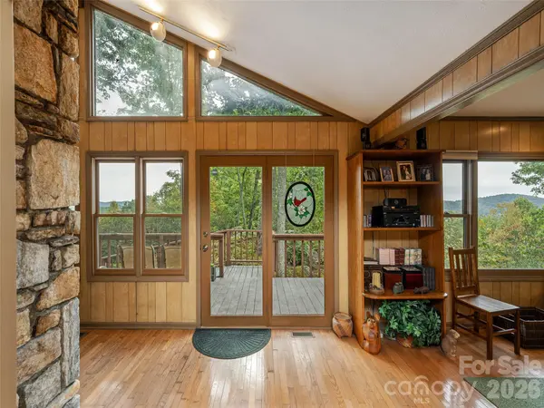 206 Skyland Acres RD, Saluda, NC 28773