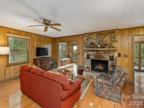 206 Skyland Acres RD, Saluda, NC 28773