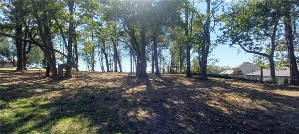 9121 NW Old Stagecoach RD, Kansas City, MO 64154