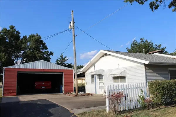 220 W Garfield ST, Iola, KS 66749