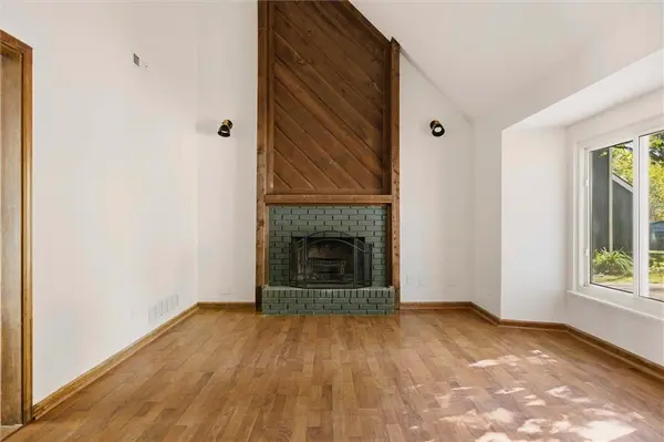 1748 W 3rd ST, Lawrence, KS 66044