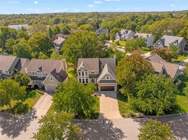 11229 W 117th ST, Overland Park, KS 66210
