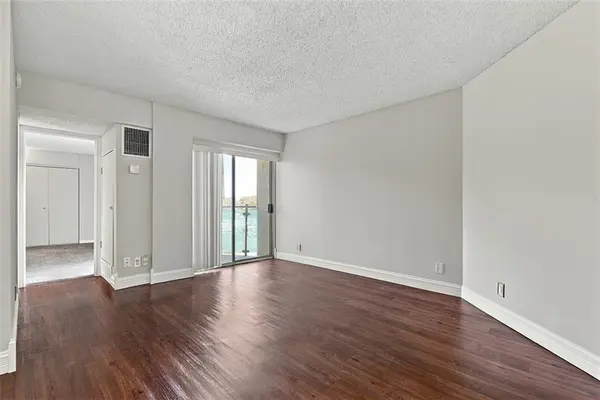 3838 Rainbow BLVD #101, Kansas City, KS 66103