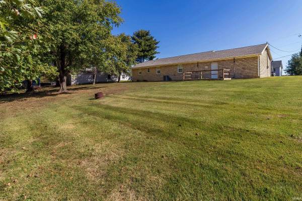 1255 N Eskew RD, Boonville, IN 47601
