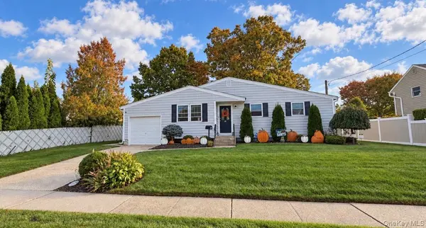 22 5th AVE, Farmingdale, NY 11735