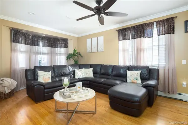 206 Grange ST, Franklin Square, NY 11010