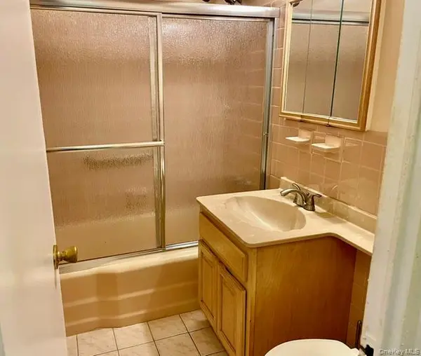 52-30 39 DR #3J, Woodside, NY 11377