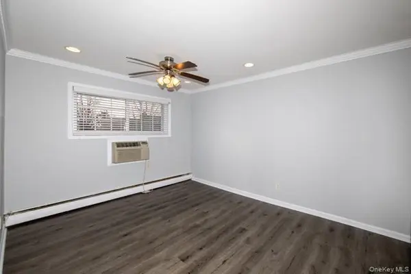 397 Great East Neck RD #397E, West Babylon, NY 11704