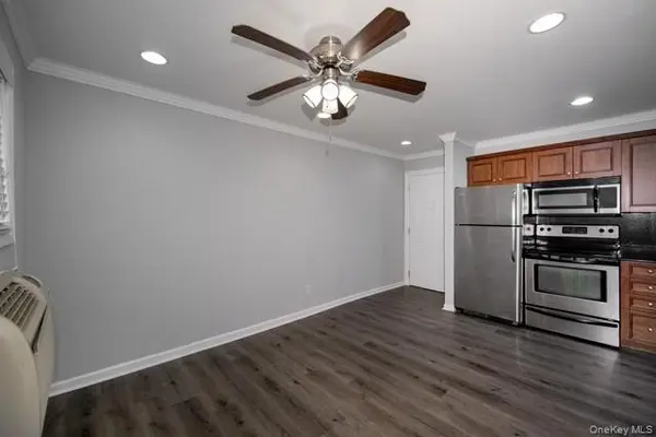 397 Great East Neck RD #397E, West Babylon, NY 11704