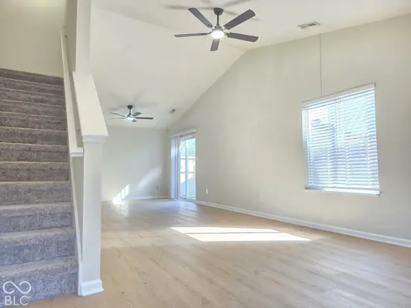 529 Stobus DR, Greenwood, IN 46143
