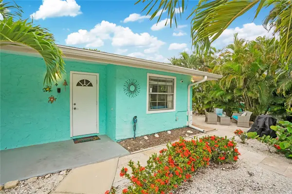 571 SAINT JUDES DR #4, Longboat Key, FL 34228