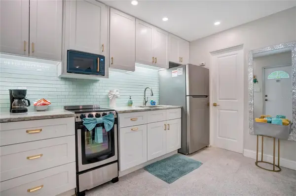 571 SAINT JUDES DR #4, Longboat Key, FL 34228