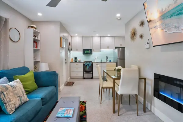 571 SAINT JUDES DR #4, Longboat Key, FL 34228