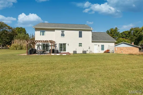 200 Matterhorn CT, Glen Carbon, IL 62034