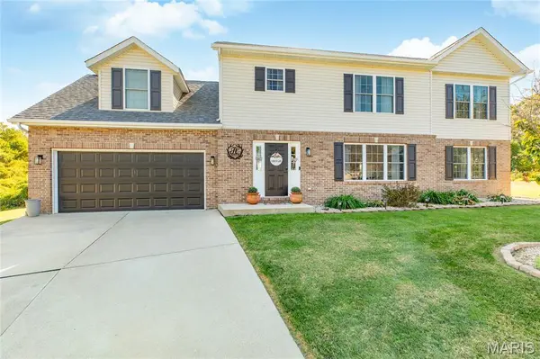 200 Matterhorn CT, Glen Carbon, IL 62034