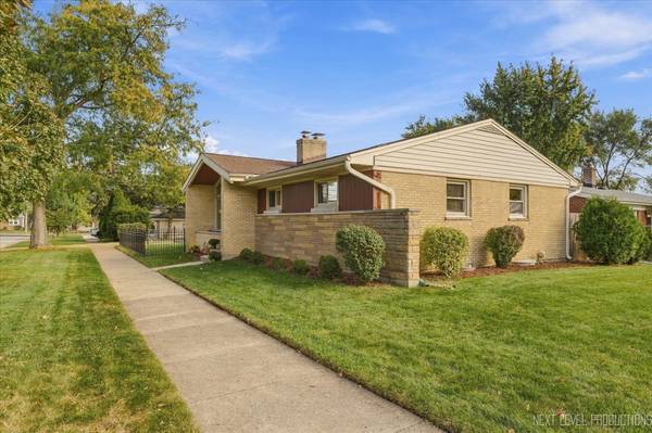 331 E View ST, Lombard, IL 60148