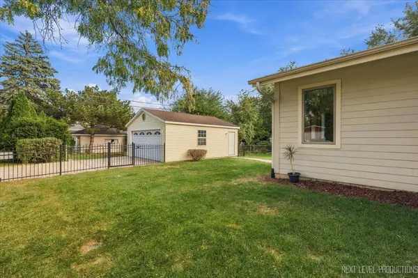 331 E View ST, Lombard, IL 60148