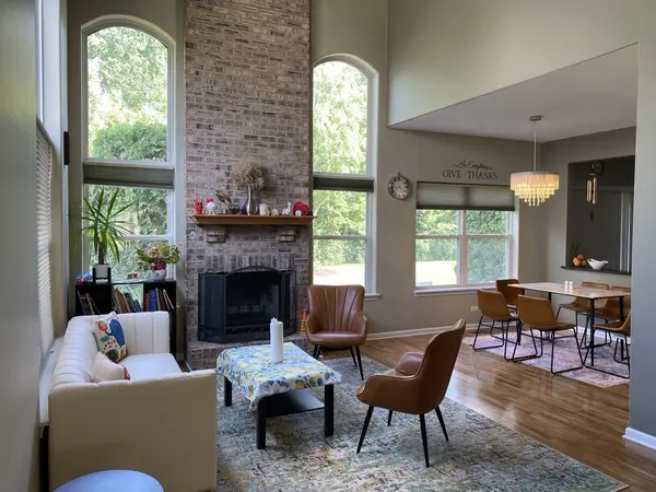 9241 Waterfall Glen BLVD, Darien, IL 60561