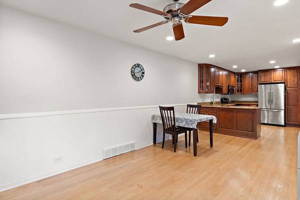 4 Harrogate On Oxford, Rolling Meadows, IL 60008