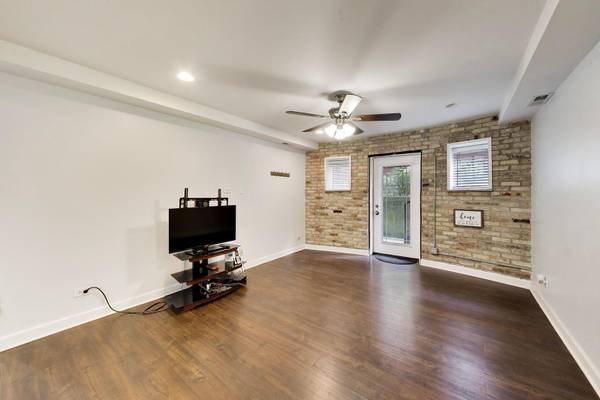 1340 W Greenleaf AVE #3G, Chicago, IL 60626
