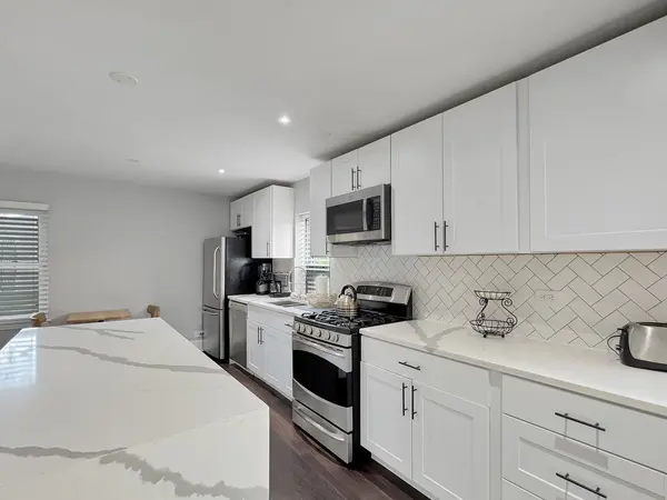 10644 S Peoria ST, Chicago, IL 60643
