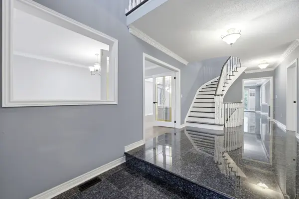 16 St Michele PL, Vaughan, ON L4H 1H3
