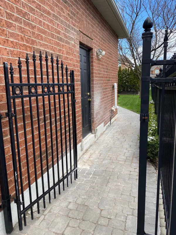 198 novaview CRES #basement, Vaughan, ON L4L 9L8