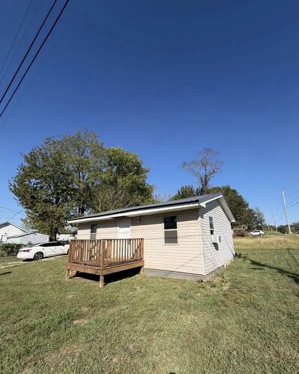 209 Bailey St, Lexington, TN 38351