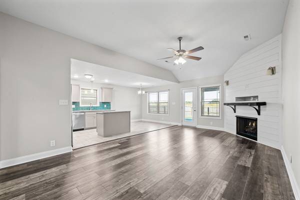 160 Ambridge St, Oak Grove, KY 42262