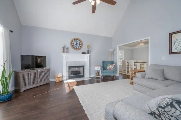 6010 Turning Leaf Dr, Smyrna, TN 37167