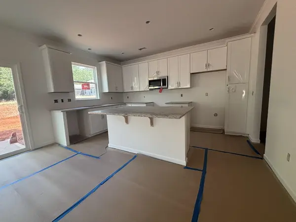 516 Hardison LN, Spartanburg, SC 29301