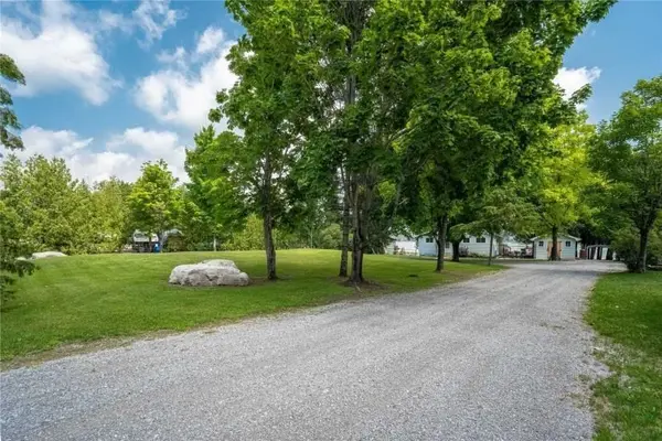 2365 Selwyn Bay LN, Selwyn, ON K0L 2H0