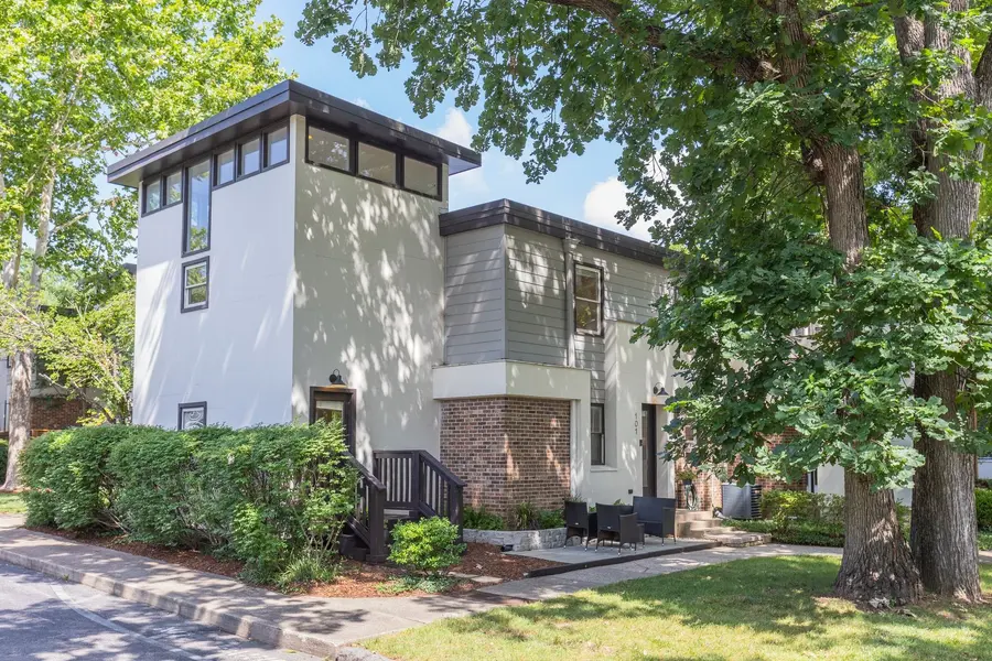 940 Gale Ln #101, Nashville, TN 37204