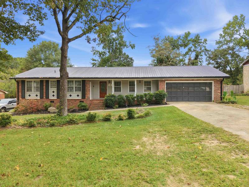 14 Heathwood CIR, Taylors, SC 29687
