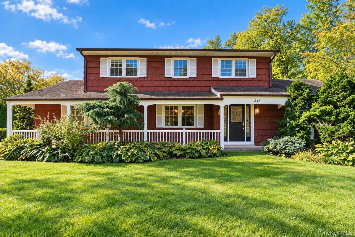 845 Park AVE, Huntington, NY 11743