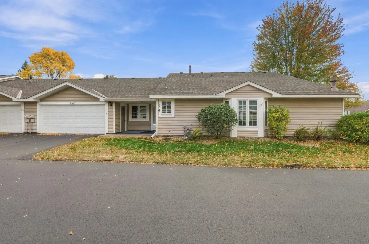 1903 Granite AVE N, Oakdale, MN 55128