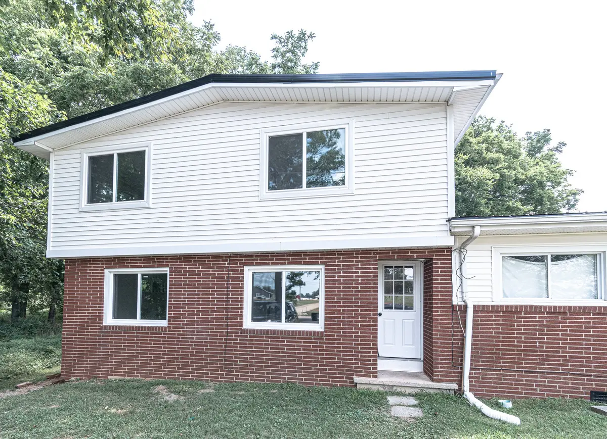 150 Pembroke Oak Grove Rd #1, Oak Grove, KY 42262