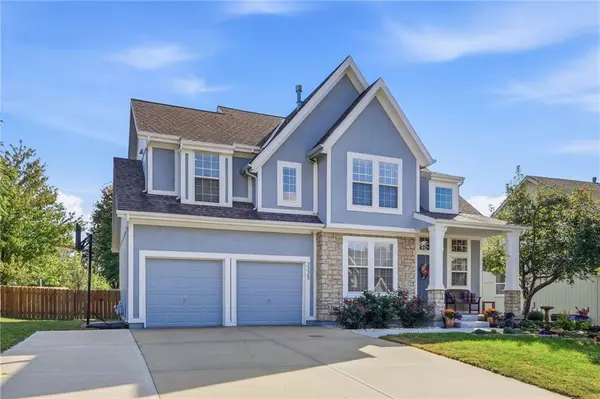 2325 W Piatt LN, Olathe, KS 66061