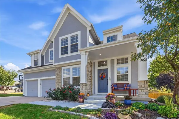 2325 W Piatt LN, Olathe, KS 66061