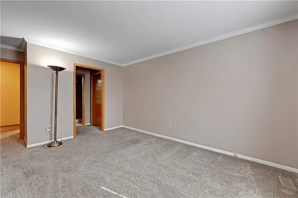 9623 Reeder ST, Overland Park, KS 66214