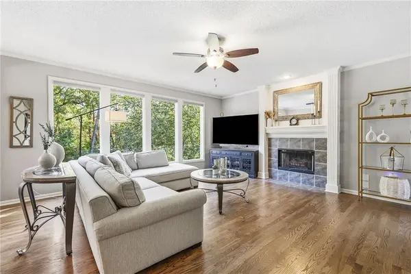 12133 Craig ST, Overland Park, KS 66213