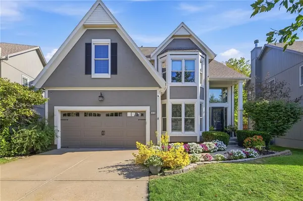 12133 Craig ST, Overland Park, KS 66213