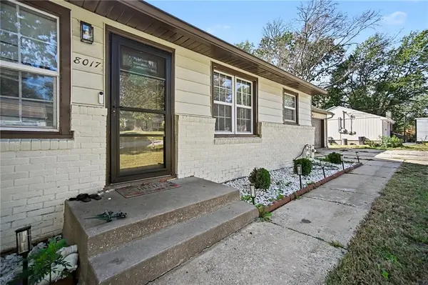 8017 Waverly AVE, Kansas City, KS 66109