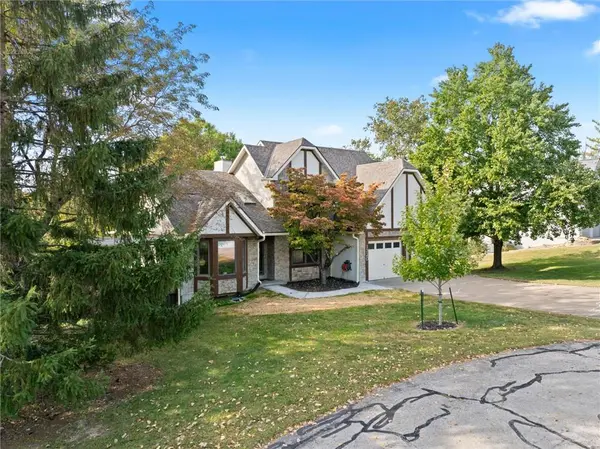 1320 S 105th ST, Edwardsville, KS 66111