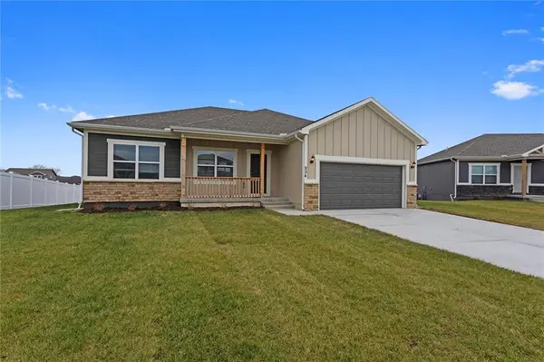 603 Wiltshire DR, Raymore, MO 64083