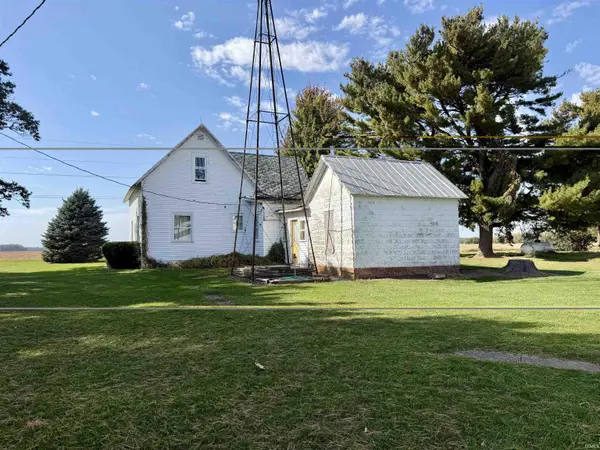 6257 N 100 E ***, Camden, IN 46917