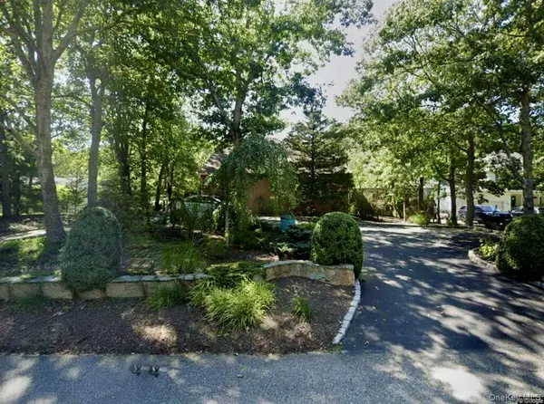 59 Washington Heights AVE, Hampton Bays, NY 11946