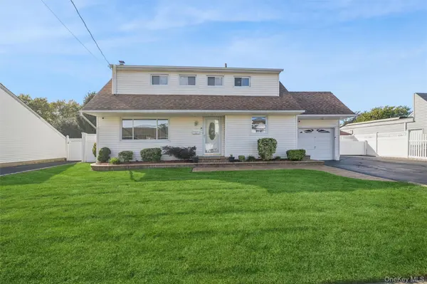 532 Alwick AVE, West Islip, NY 11795