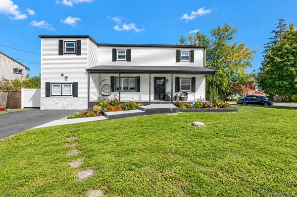 6 S Arizona RD, West Babylon, NY 11704