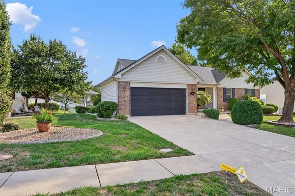 1302 Spring Park DR, St Charles, MO 63303